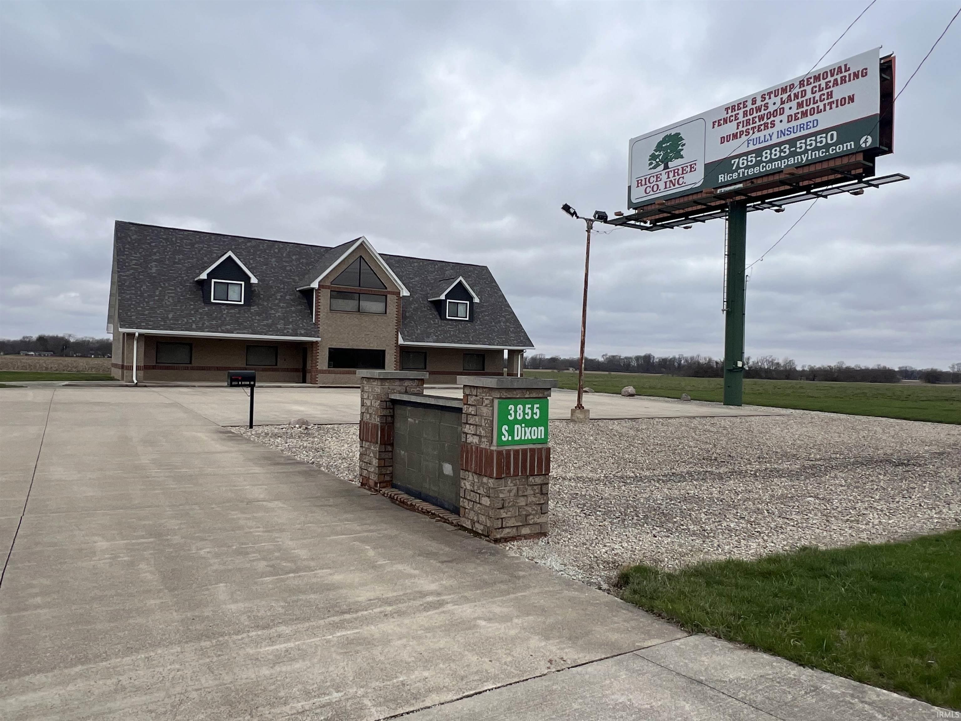 3855 South Dixon Road Kokomo, IN 46902 - Photo 2 of 11