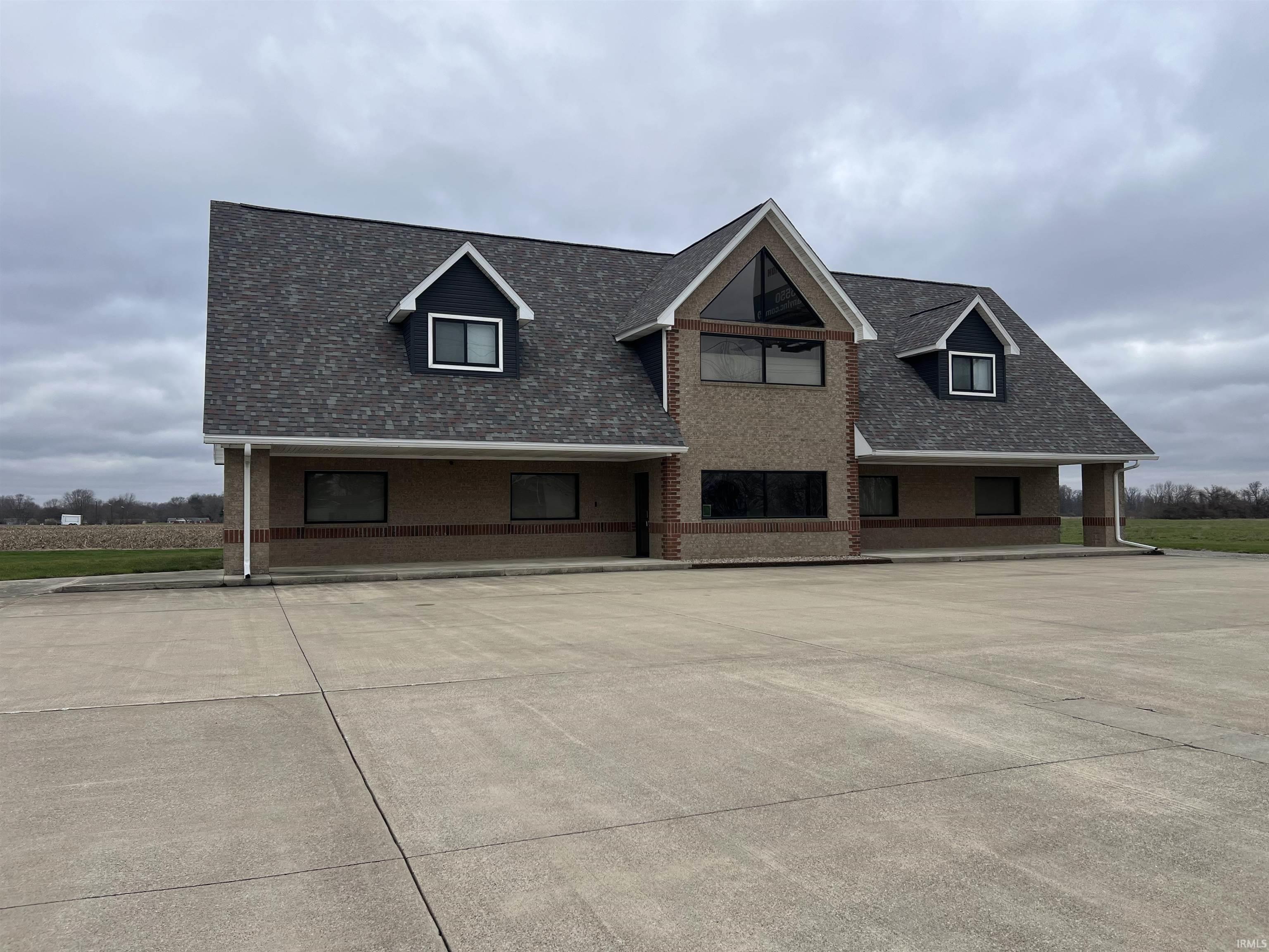 3855 South Dixon Road Kokomo, IN 46902 - Photo 3 of 11