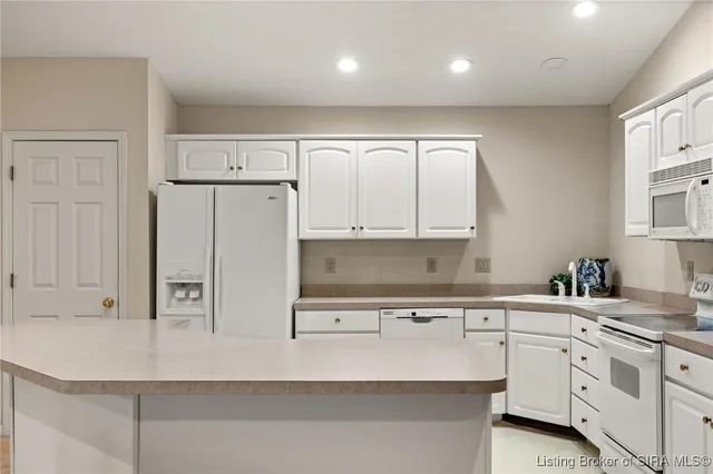 $260,000 | 102 Crown Court, New Albany, IN 47150