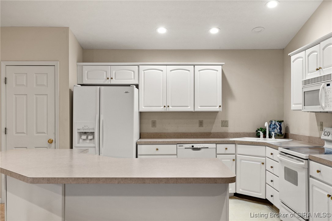 102 Crown Court New Albany, IN 47150 - Photo 12 of 38