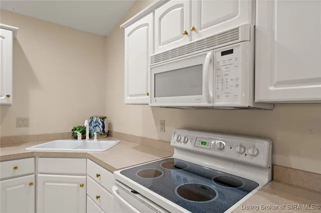 $260,000 | 102 Crown Court, New Albany, IN 47150