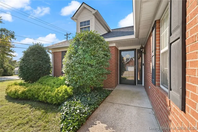 $260,000 | 102 Crown Court, New Albany, IN 47150