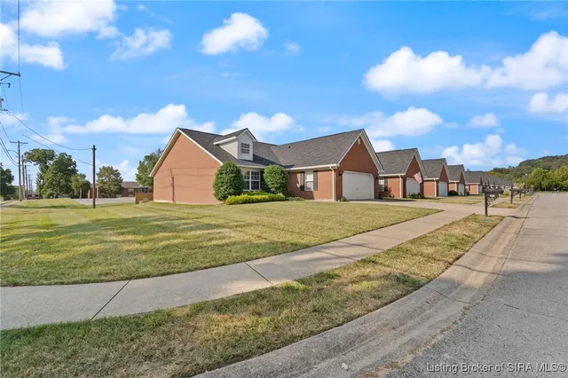 $260,000 | 102 Crown Court, New Albany, IN 47150