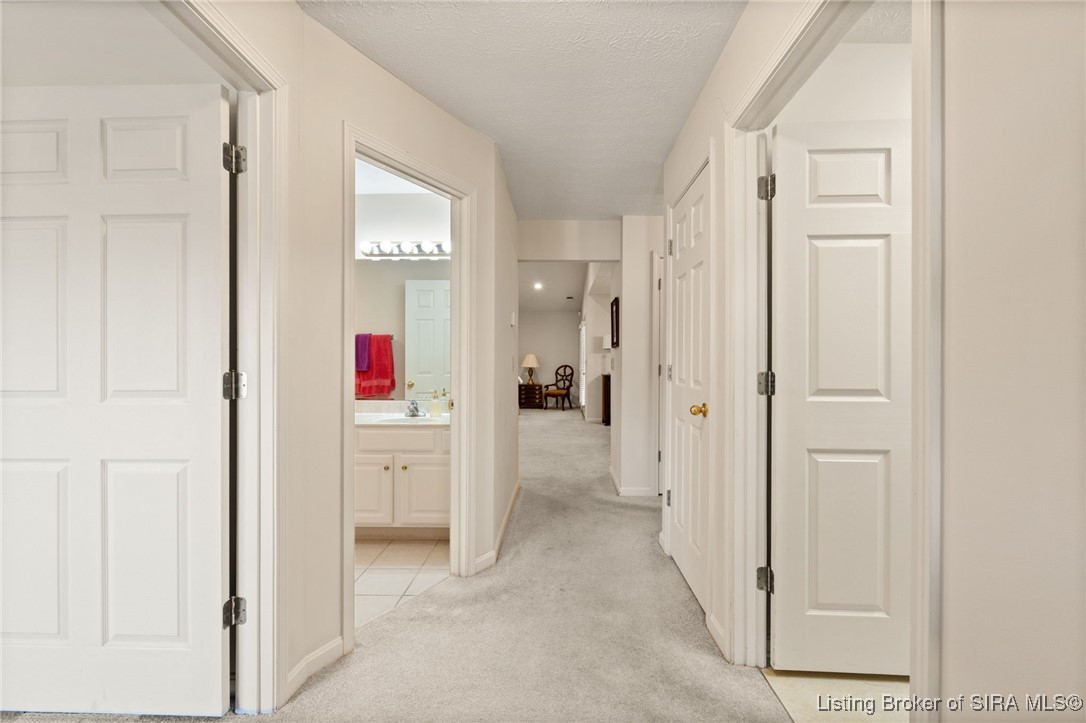 102 Crown Court New Albany, IN 47150 - Photo 5 of 38