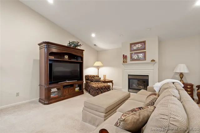 $260,000 | 102 Crown Court, New Albany, IN 47150