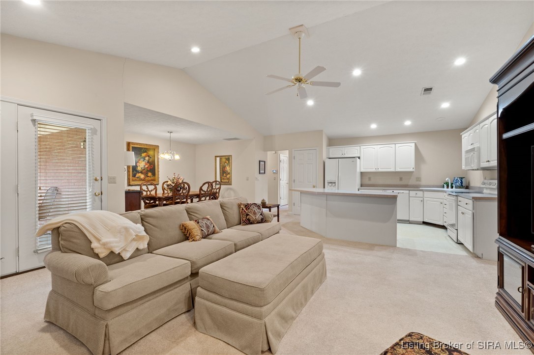 102 Crown Court New Albany, IN 47150 - Photo 10 of 38