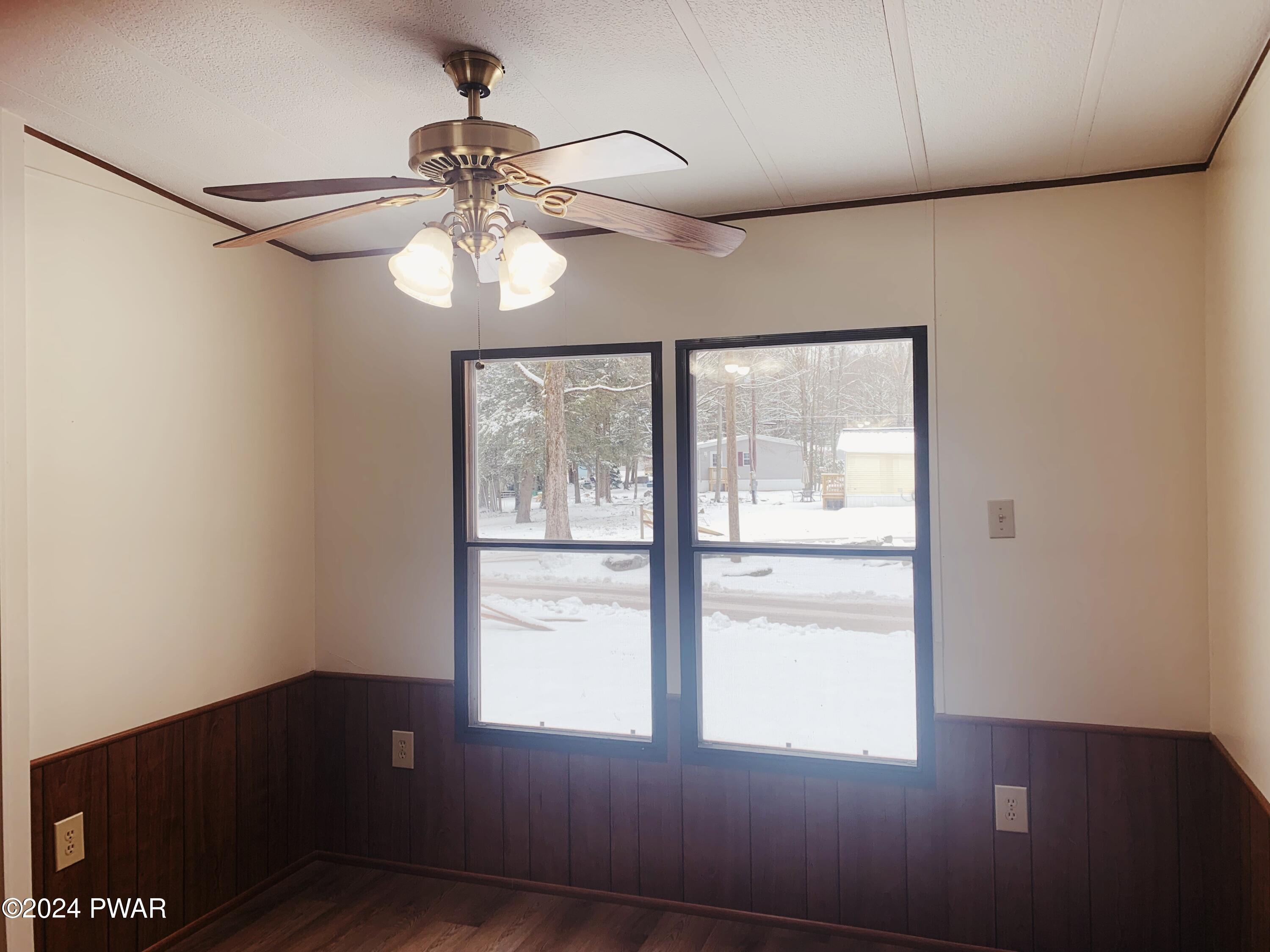141 Rustic Road Greentown, PA 18426 - Photo 16 of 29 Dining Area