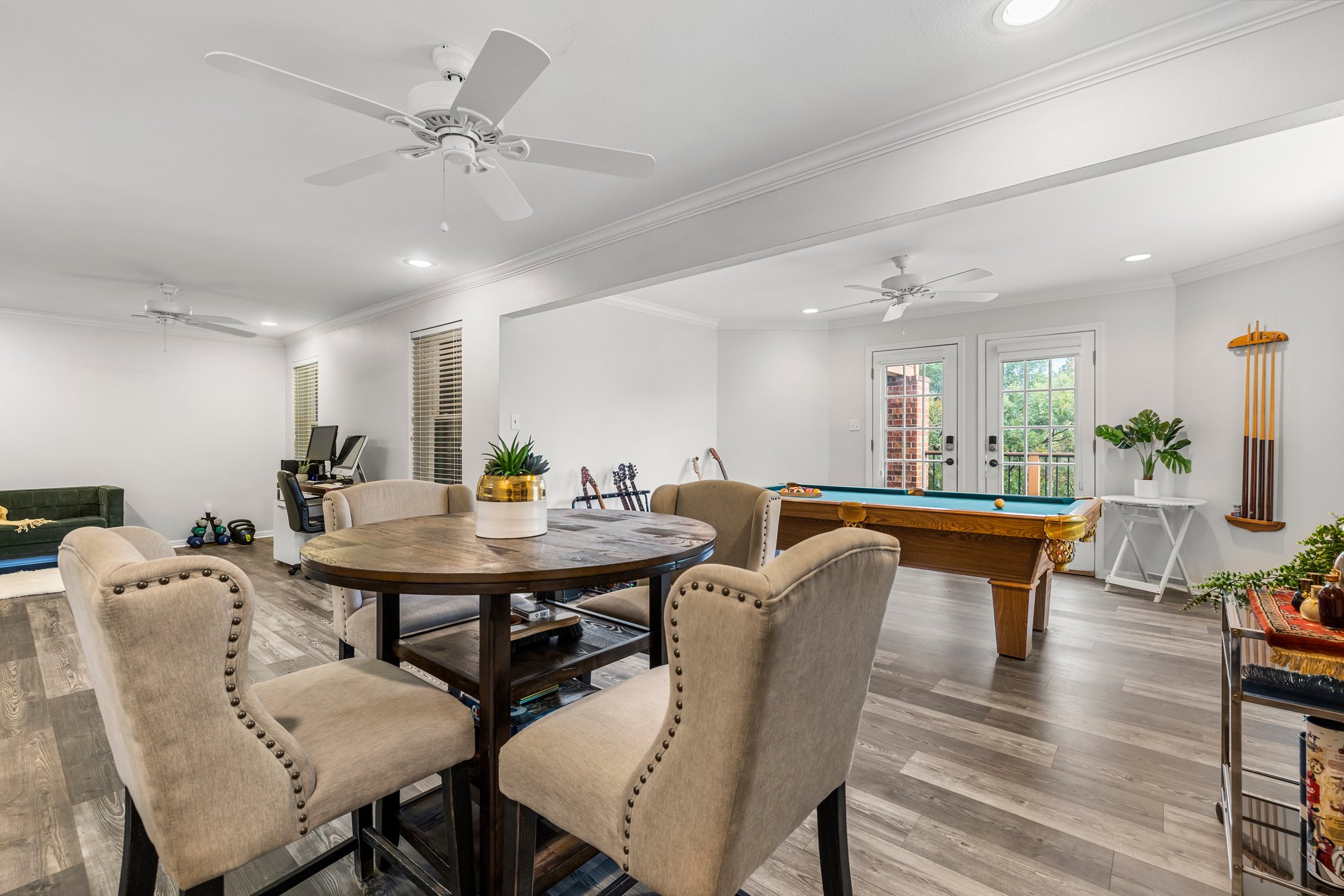 2807 Round Table Road Austin, TX 78746 - Photo 32 of 40 Dining space lower level