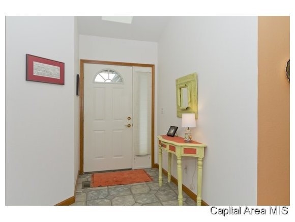 2700 Amelia Court Springfield, IL 62711 - Photo 2 of 15 Gallery Image 2