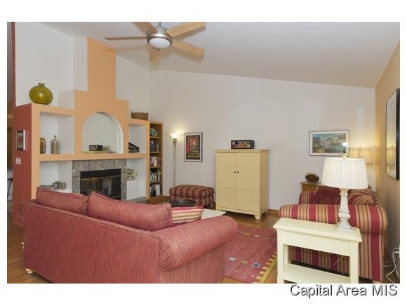2700 Amelia Court Springfield, IL 62711 - Photo 3 of 15 Gallery Image 3