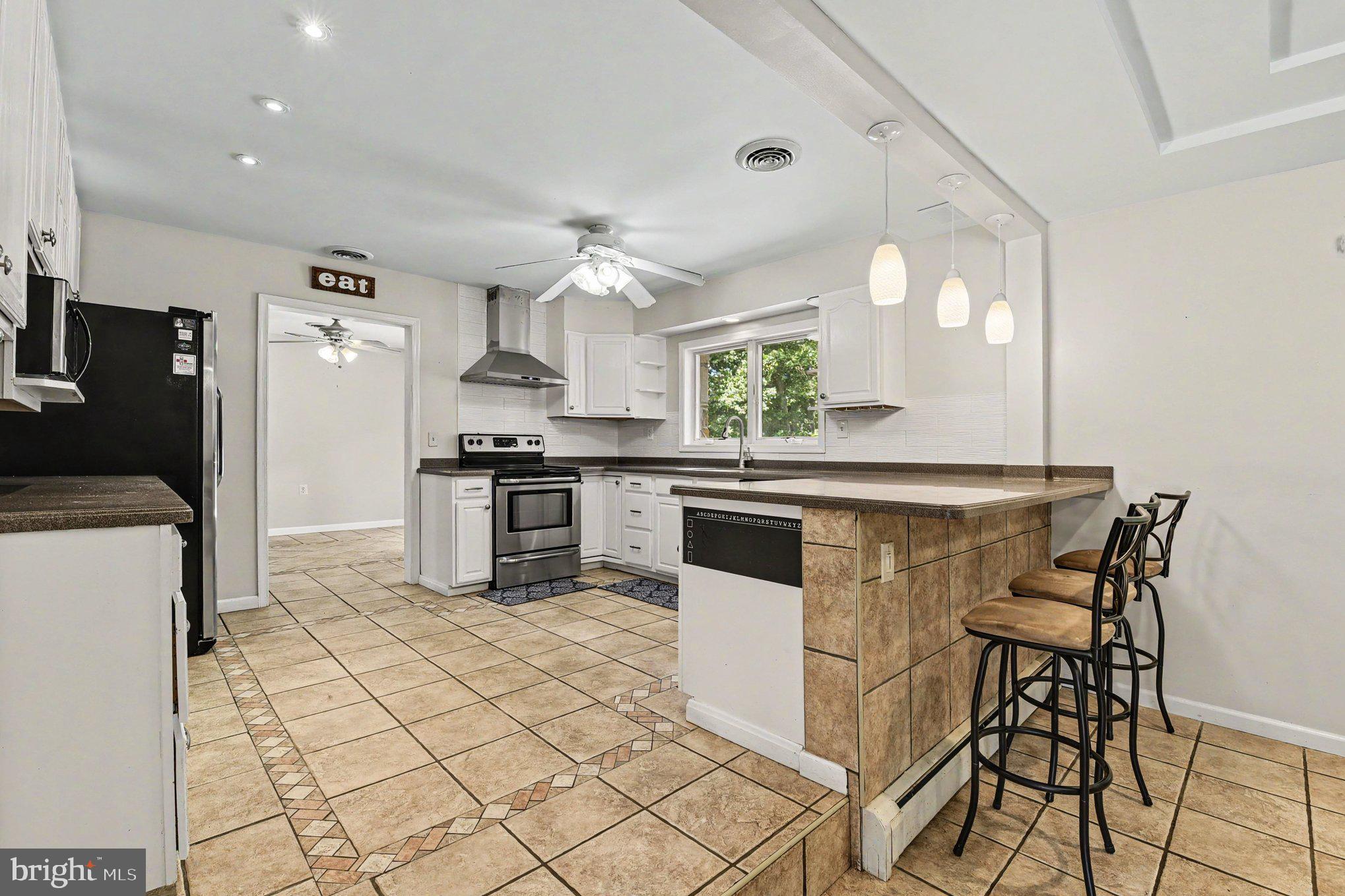 2919 Nelson Lane Fallston, MD 21047 - Photo 12 of 67 Breakfast bar