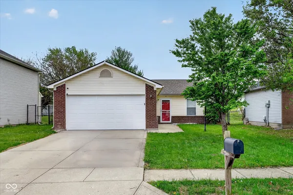 $215,000 | 11103 Waterfield Place, Indianapolis, IN 46235