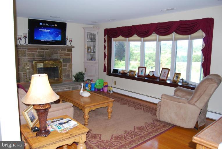 2519 Cool Spring Road Bel Air, MD 21015 - Photo 4 of 30 Living Room