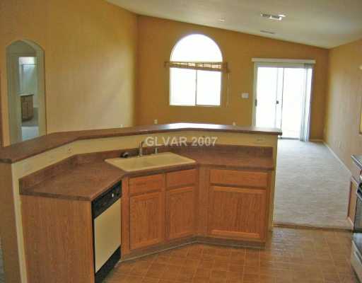 2294 Chestnut Ranch Avenue Henderson, NV 89052 - Photo 3 of 7 Kitchen.