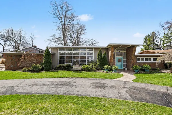 $500,000 | 161 Lynwood Lane, Battle Creek, MI 49015