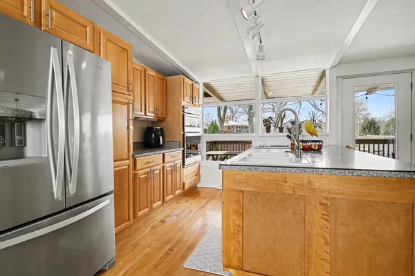 $500,000 | 161 Lynwood Lane, Battle Creek, MI 49015