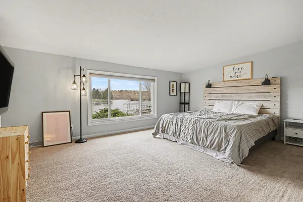 $500,000 | 161 Lynwood Lane, Battle Creek, MI 49015