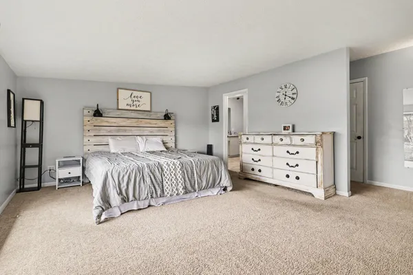 $500,000 | 161 Lynwood Lane, Battle Creek, MI 49015