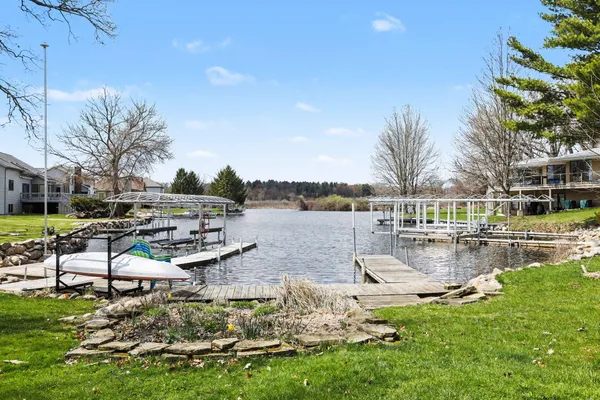 $500,000 | 161 Lynwood Lane, Battle Creek, MI 49015