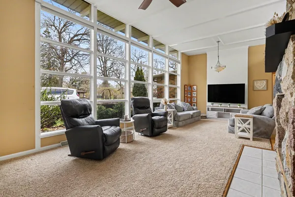 $500,000 | 161 Lynwood Lane, Battle Creek, MI 49015