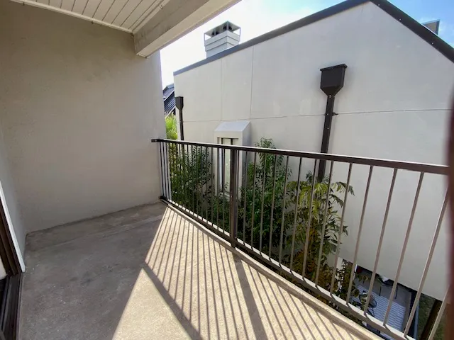 $1,000 | 935 La Posada Drive, Unit 218, Austin, TX 78752