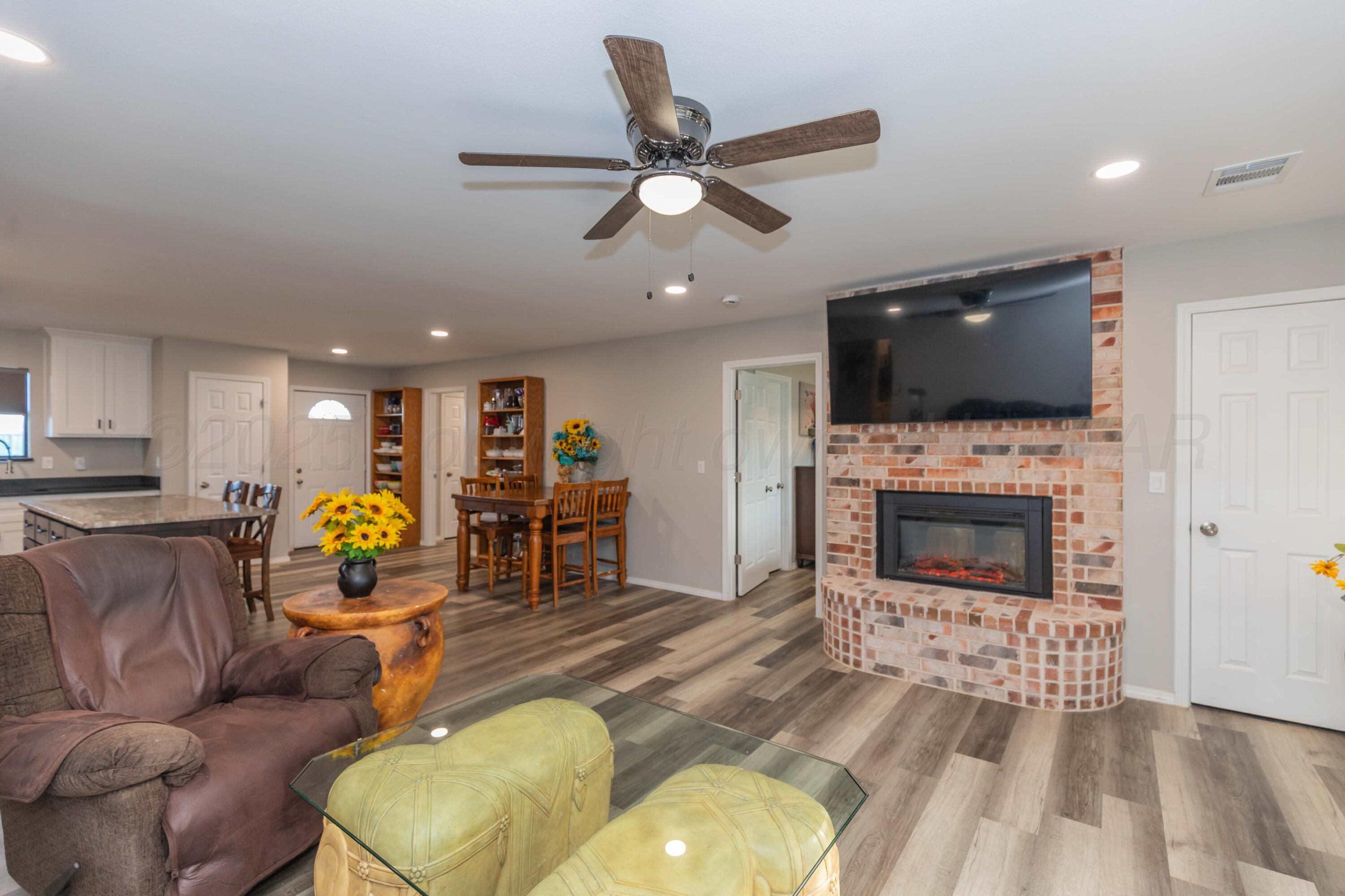 6106 West Rockwell Road Amarillo, TX 79118 - Photo 8 of 48 LIVING ROOM VIEW 2