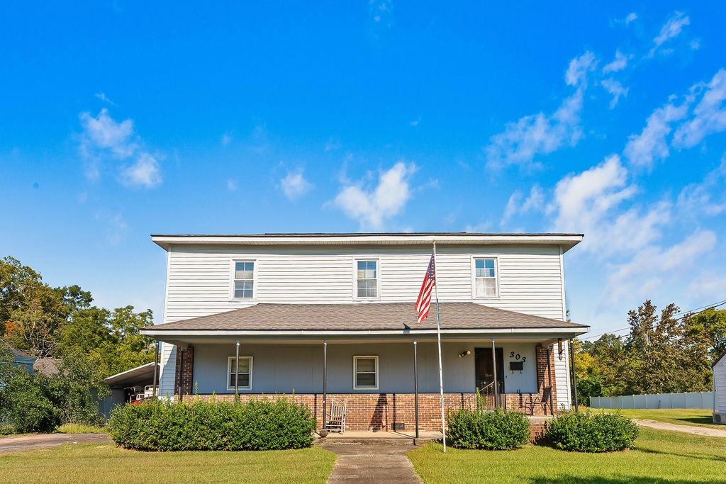 303 North Adair Street Clinton, SC 29325 - Photo 1 of 45