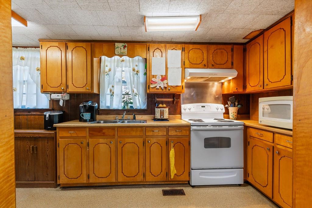 303 North Adair Street Clinton, SC 29325 - Photo 14 of 45