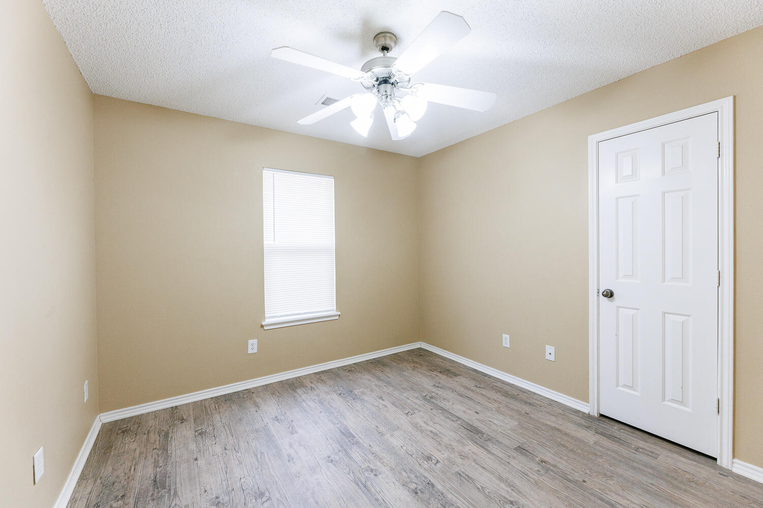 2804 106th Street Lubbock, TX 79423 - Photo 41 of 52 2804 106th-35
