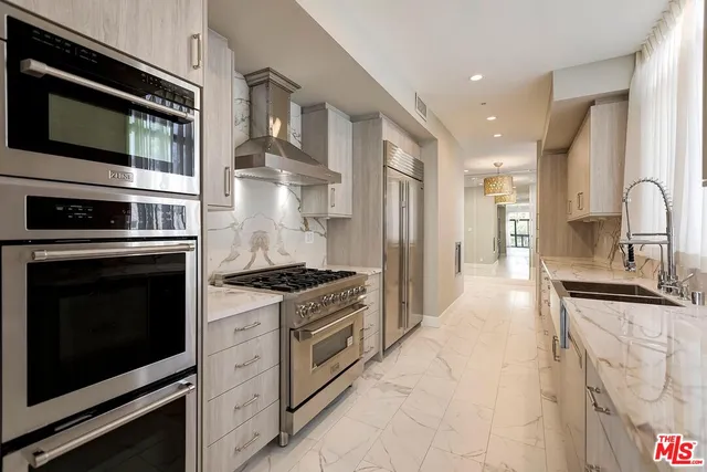 $12,450 | 323 North Palm Drive, Unit 3, Beverly Hills, CA 90210