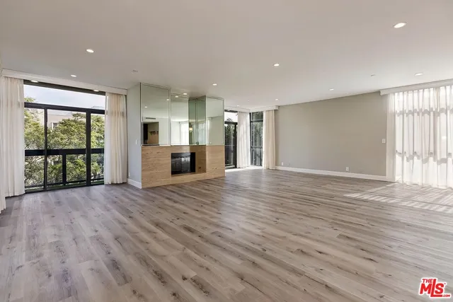 $12,450 | 323 North Palm Drive, Unit 3, Beverly Hills, CA 90210