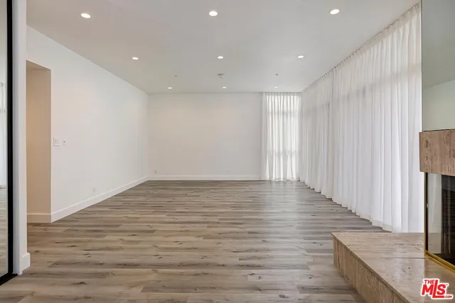 $12,450 | 323 North Palm Drive, Unit 3, Beverly Hills, CA 90210