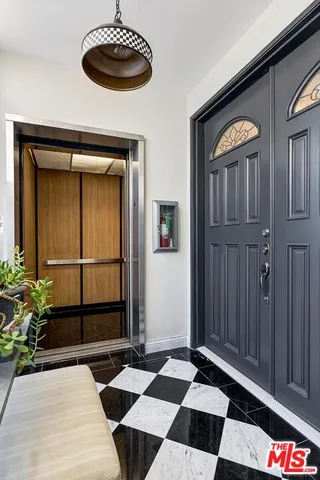 $12,450 | 323 North Palm Drive, Unit 3, Beverly Hills, CA 90210