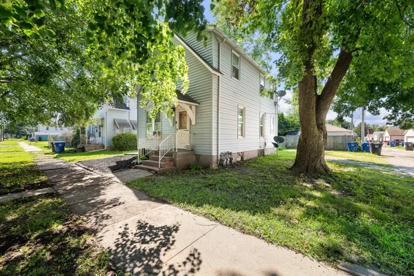 $119,900 | 1118 14th Avenue, Moline, IL 61265