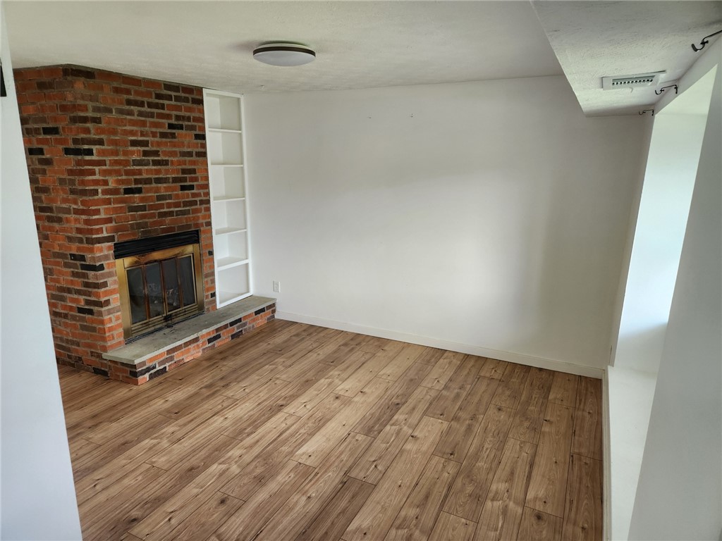 153 Windsorshire Drive Ogden, NY 14624 - Photo 4 of 24