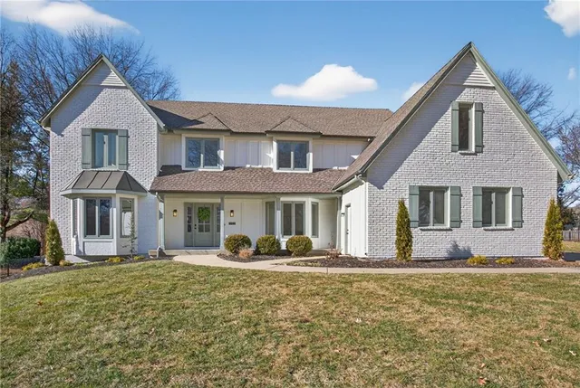 $1,265,950 | 4912 West 114th Street, Leawood, KS 66211
