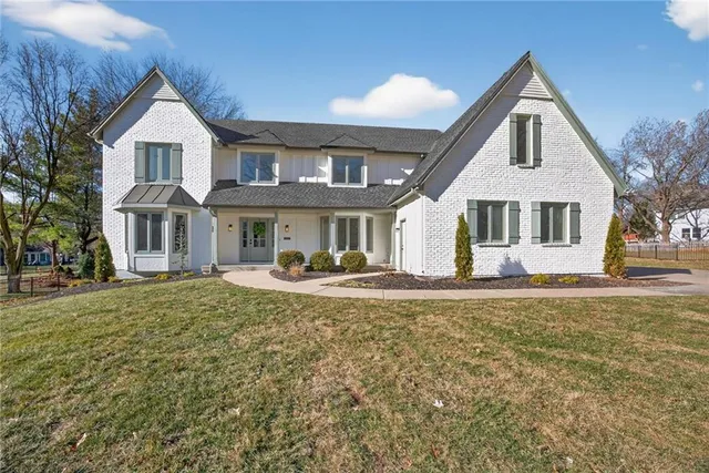 $1,265,950 | 4912 West 114th Street, Leawood, KS 66211