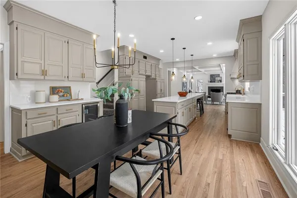 $1,199,900 | 4912 West 114th Street, Leawood, KS 66211