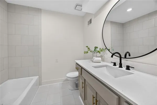 $1,199,900 | 4912 West 114th Street, Leawood, KS 66211