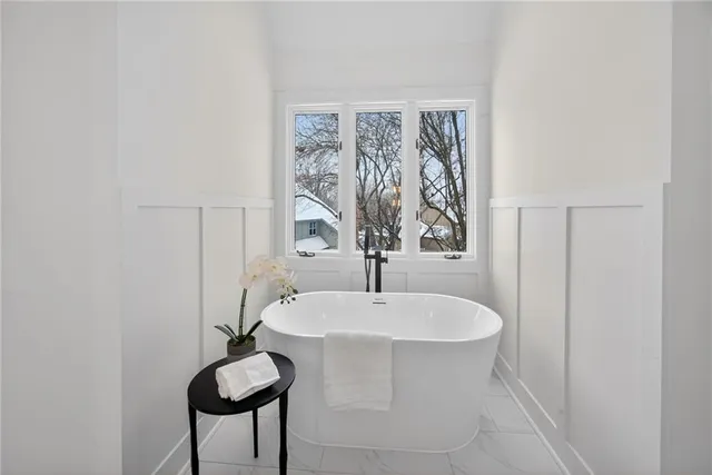 $1,265,950 | 4912 West 114th Street, Leawood, KS 66211