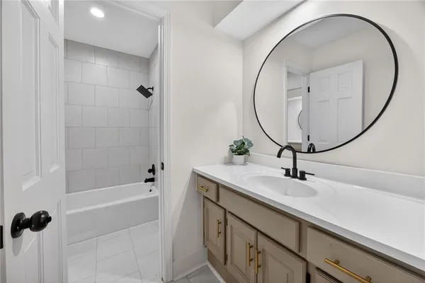 $1,199,900 | 4912 West 114th Street, Leawood, KS 66211