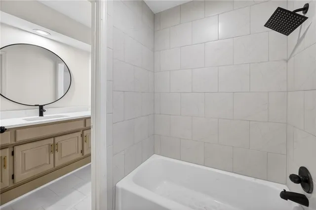 $1,265,950 | 4912 West 114th Street, Leawood, KS 66211