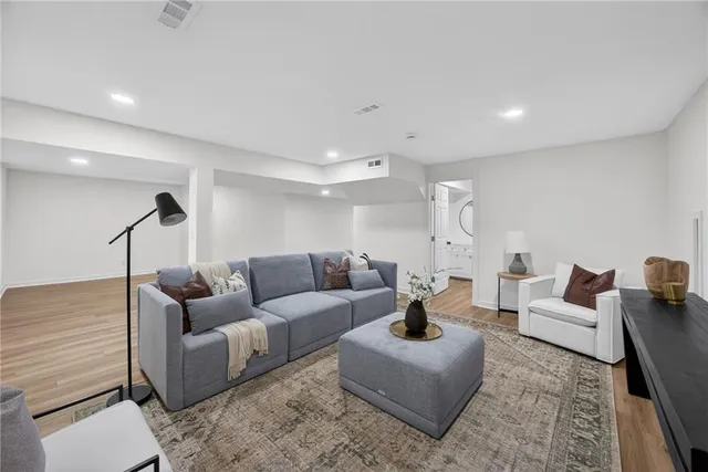 $1,265,950 | 4912 West 114th Street, Leawood, KS 66211