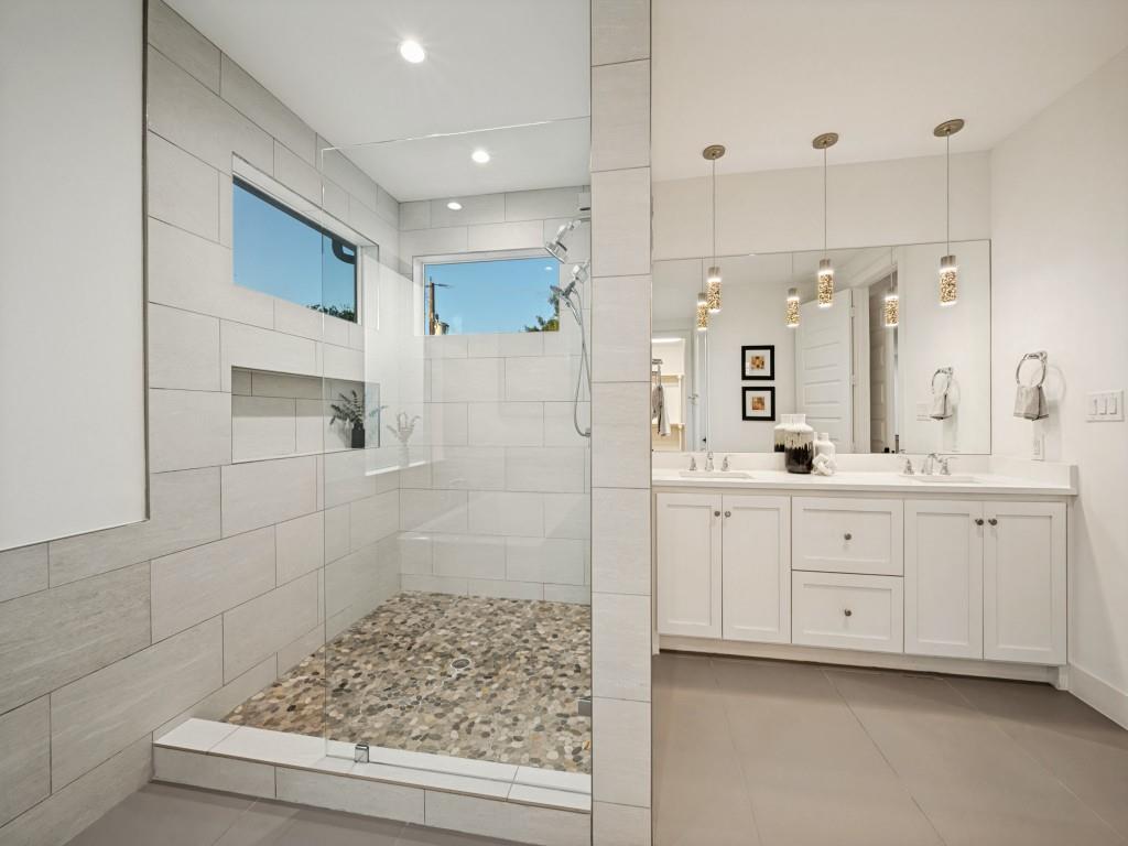 566 Hambrick Road Dallas, TX 75218 - Photo 17 of 25 Gallery Image 17