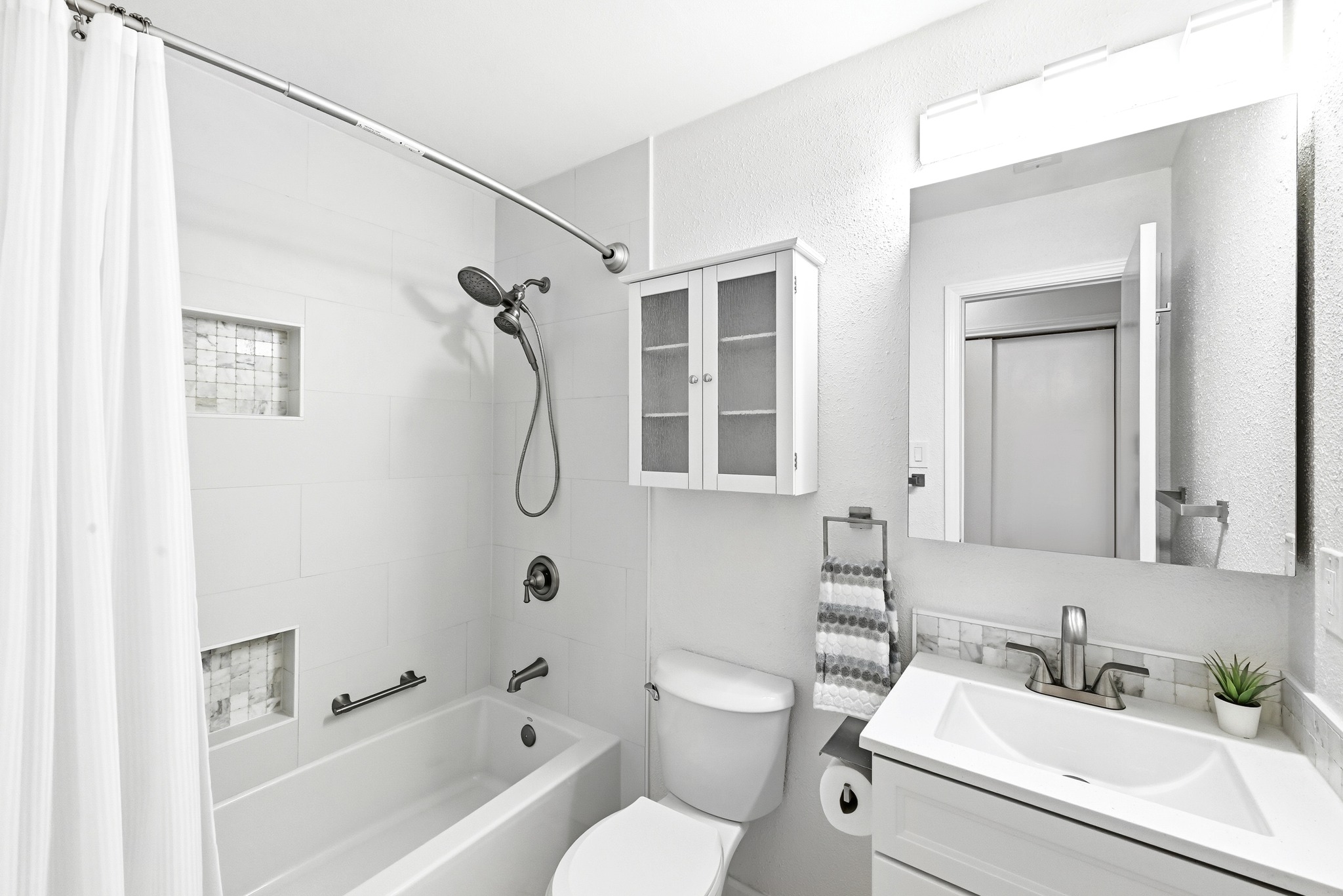 2215 Post Road, Unit 1026 Austin, TX 78704 - Photo 22 of 29 Full guest bathroom remodeled 2022