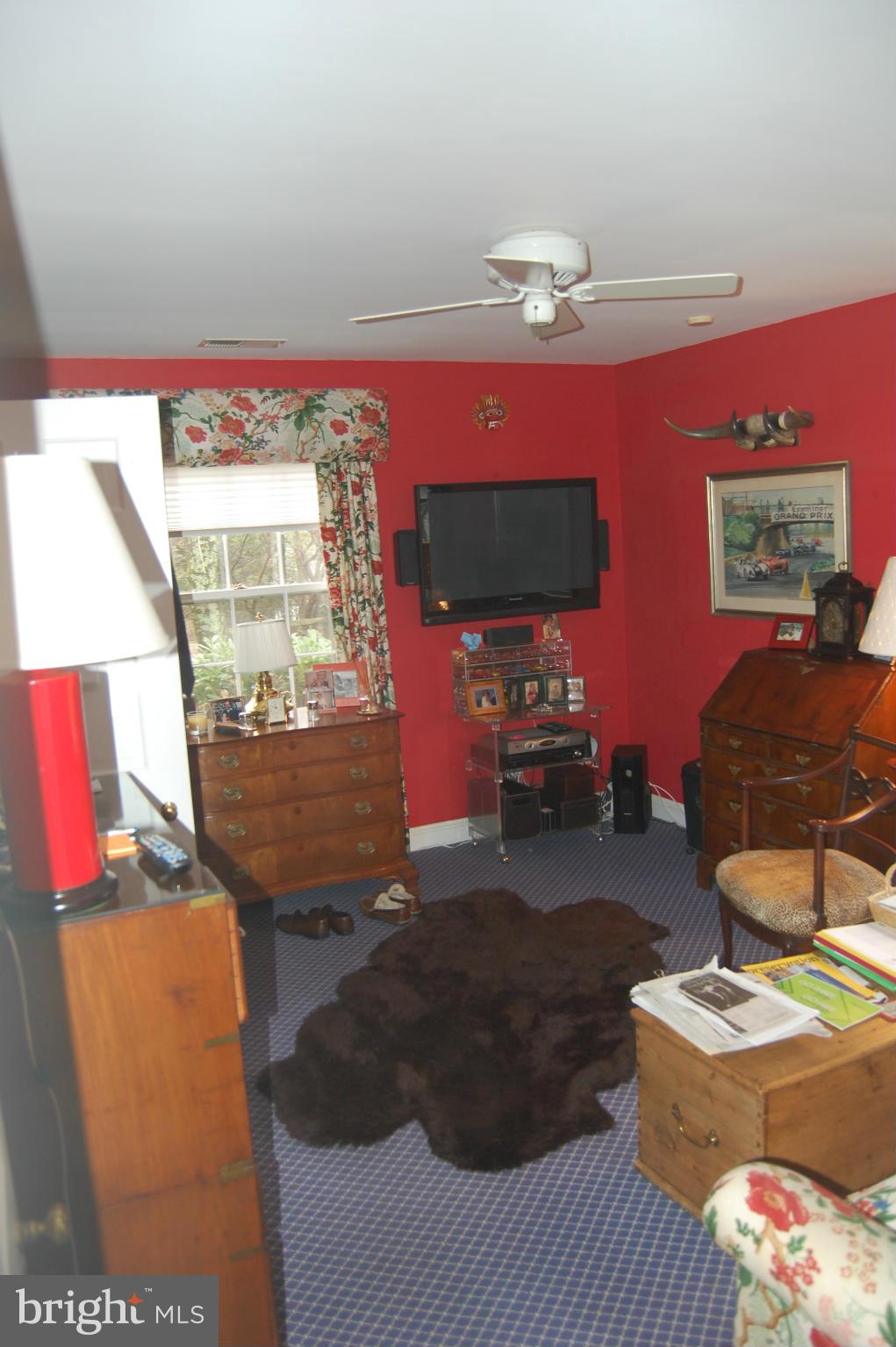 3126 Golf Course Road West Owings Mills, MD 21117 - Photo 14 of 17 Living Room