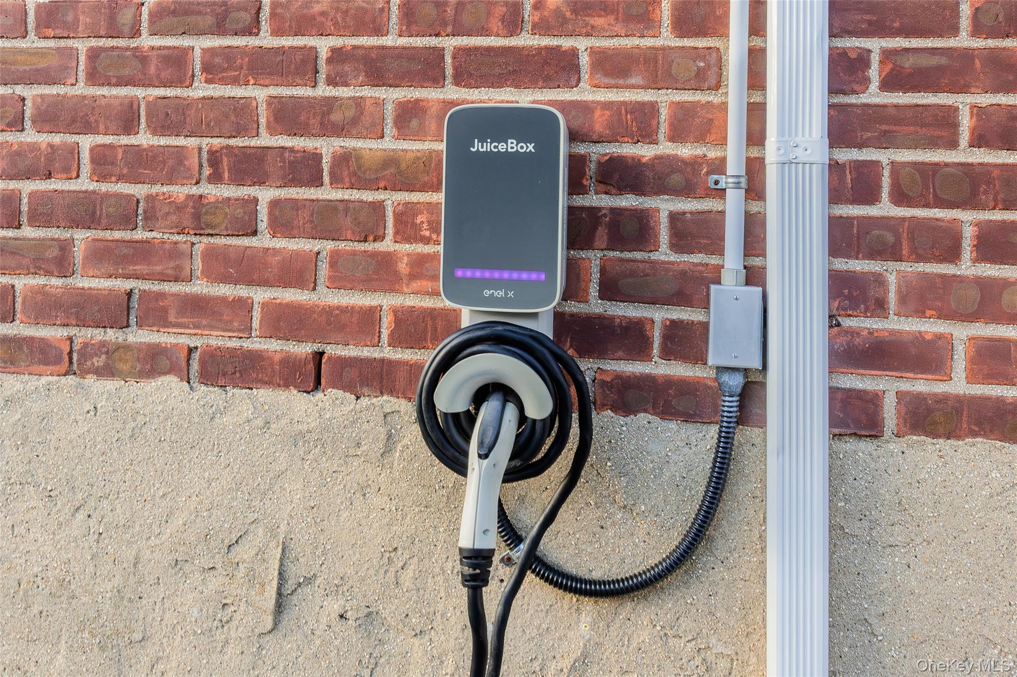 26 Glenwood Road Plainview, NY 11803 - Photo 41 of 42 a close view of sink and mirror