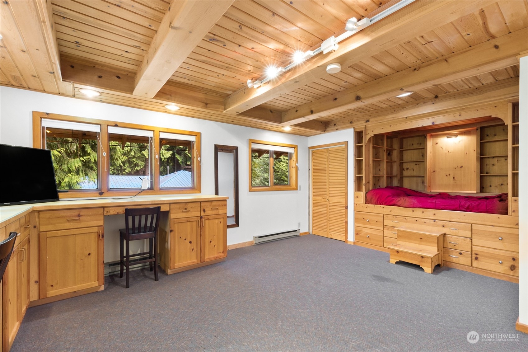 6335 Lariat Loop Bainbridge Island, WA 98110 - Photo 19 of 38