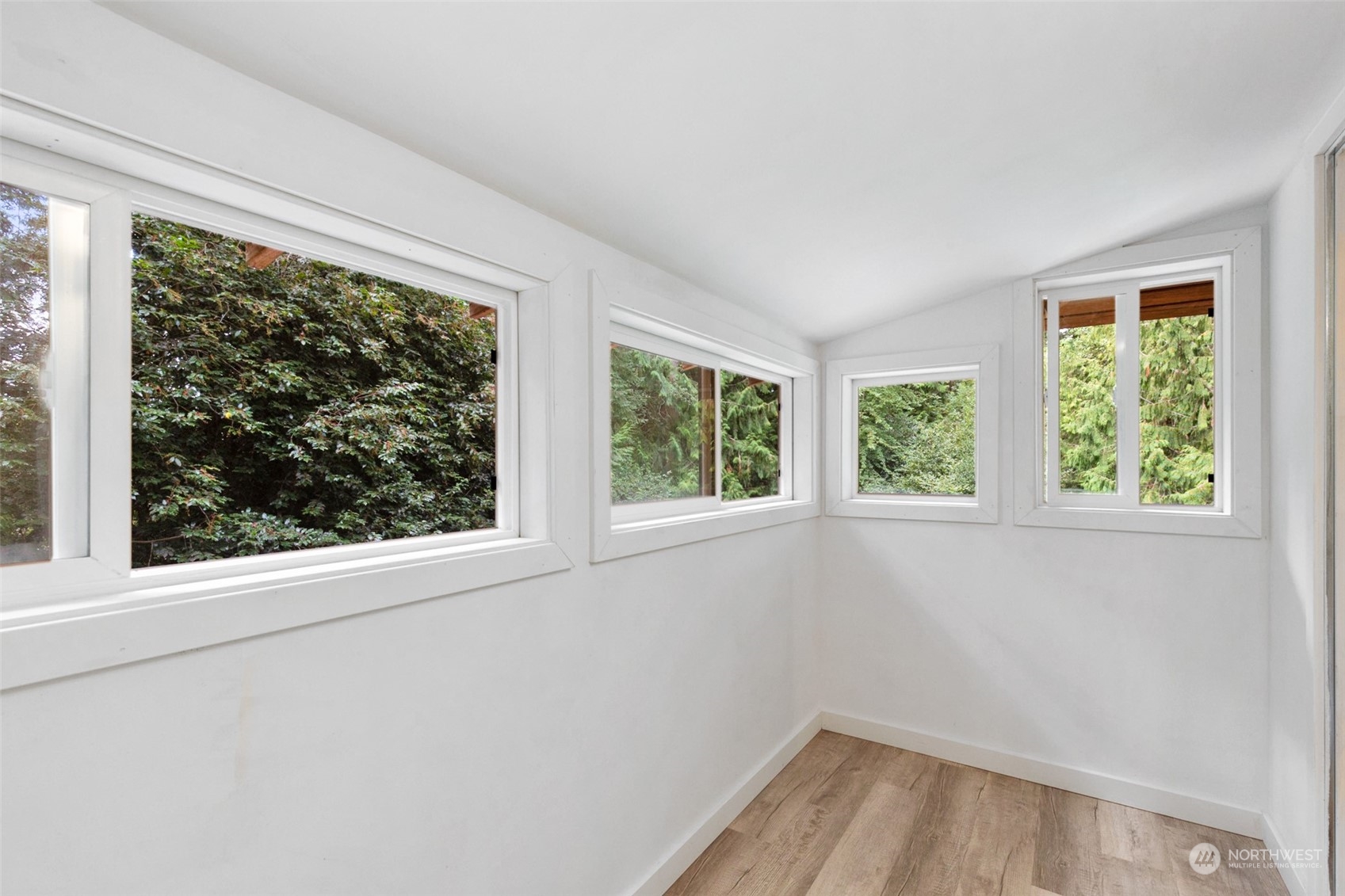 6335 Lariat Loop Bainbridge Island, WA 98110 - Photo 22 of 38