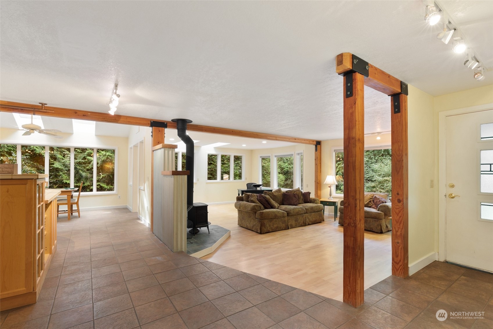 6335 Lariat Loop Bainbridge Island, WA 98110 - Photo 3 of 38